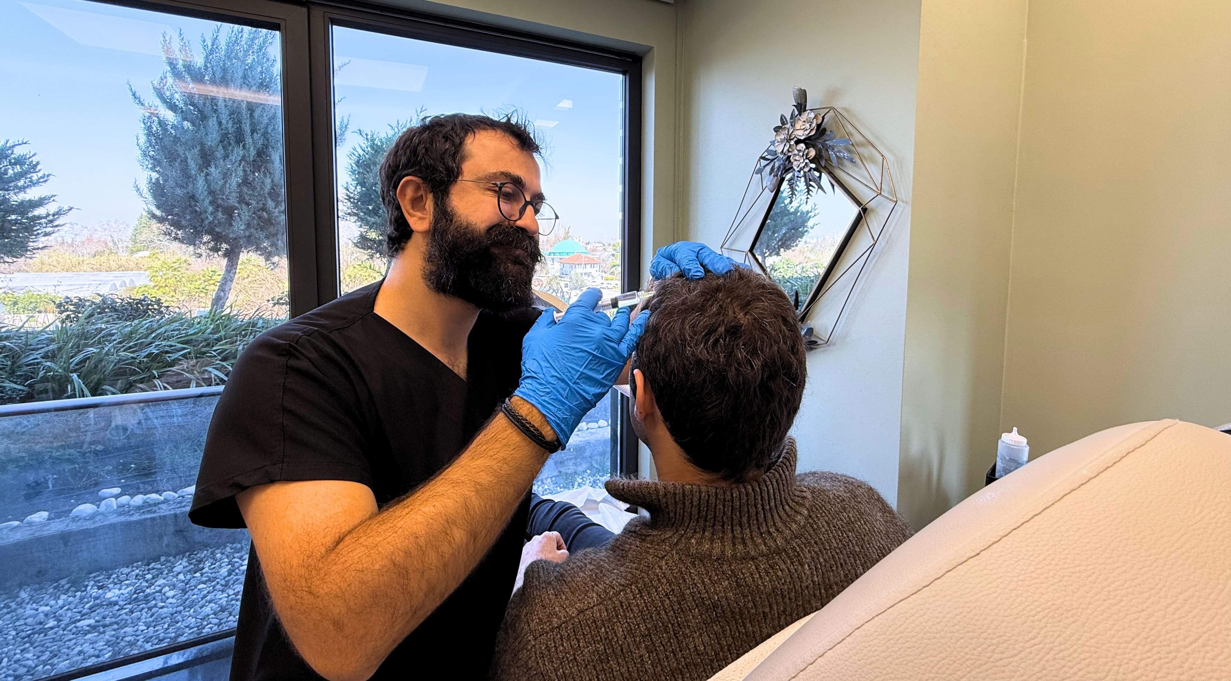 Plättchenreiches Plasma zur PRP-Haarbehandlung in der Privatklinik Kubilay Yücel
